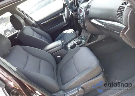 2011 Kia Sorento Lx z USA, uszkodzony, nr VIN 5XYKT3A13BG083476